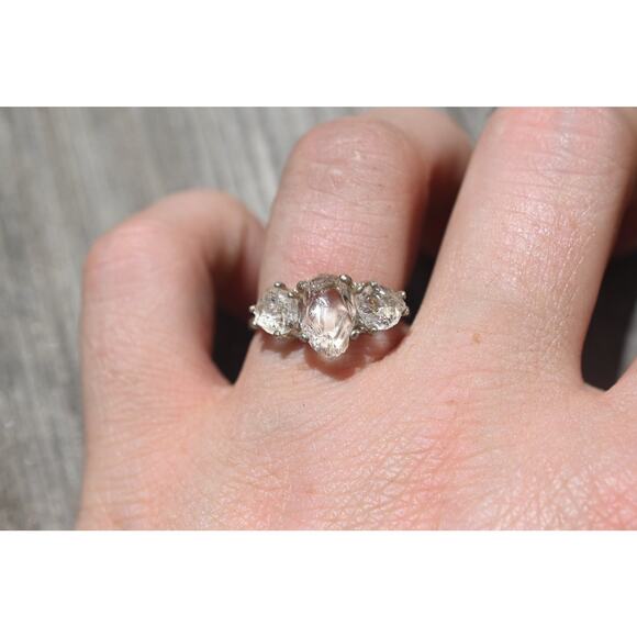 alternative raw diamond engagement rings, raw crystal size 4 5 6 7 8 8 9 10 11 - Picture 1 of 6